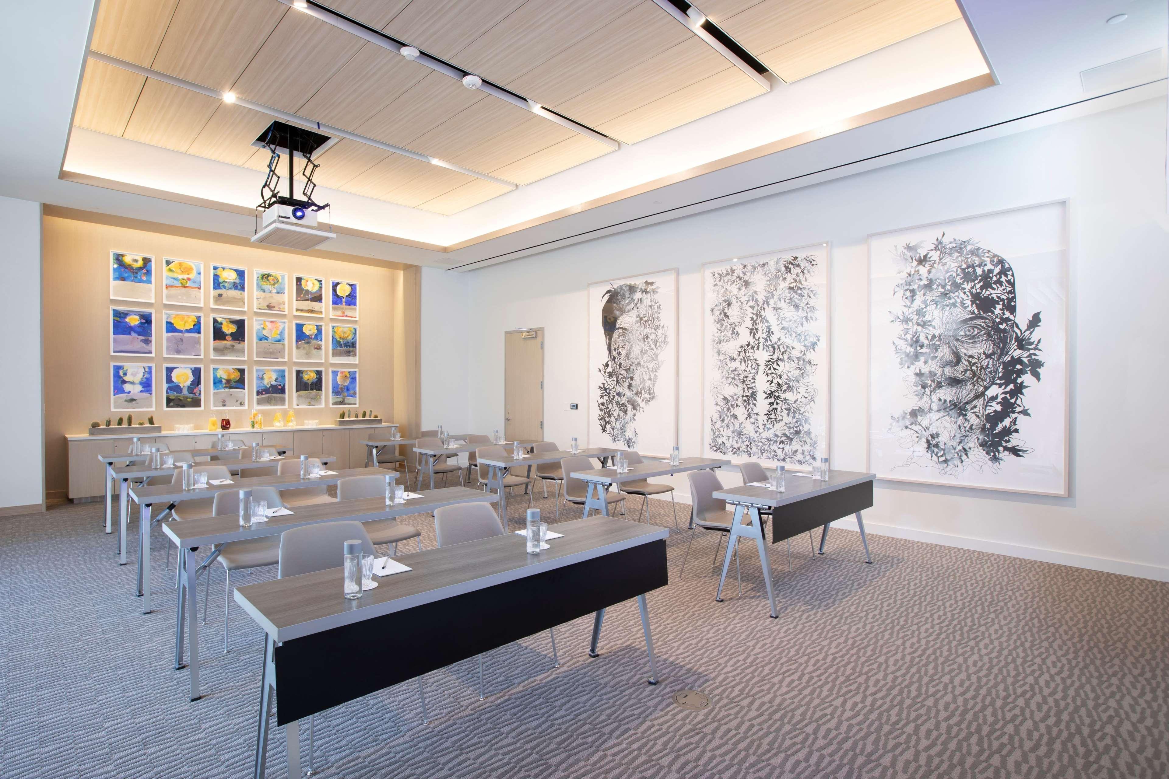 Hall Arts Hotel Dallas, Curio Collection By Hilton Dış mekan fotoğraf